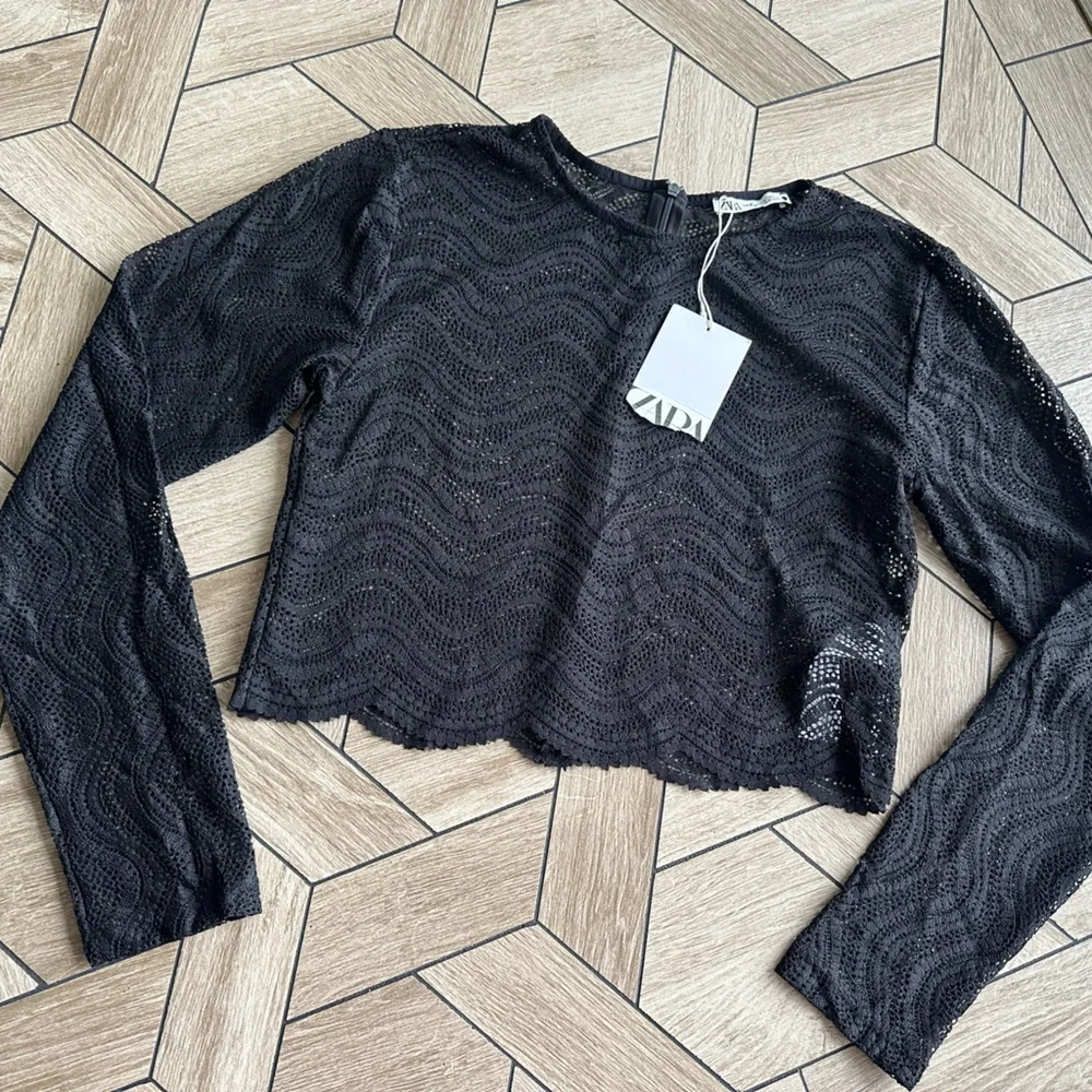 Zara Black Wave Pattern Lace Blouse